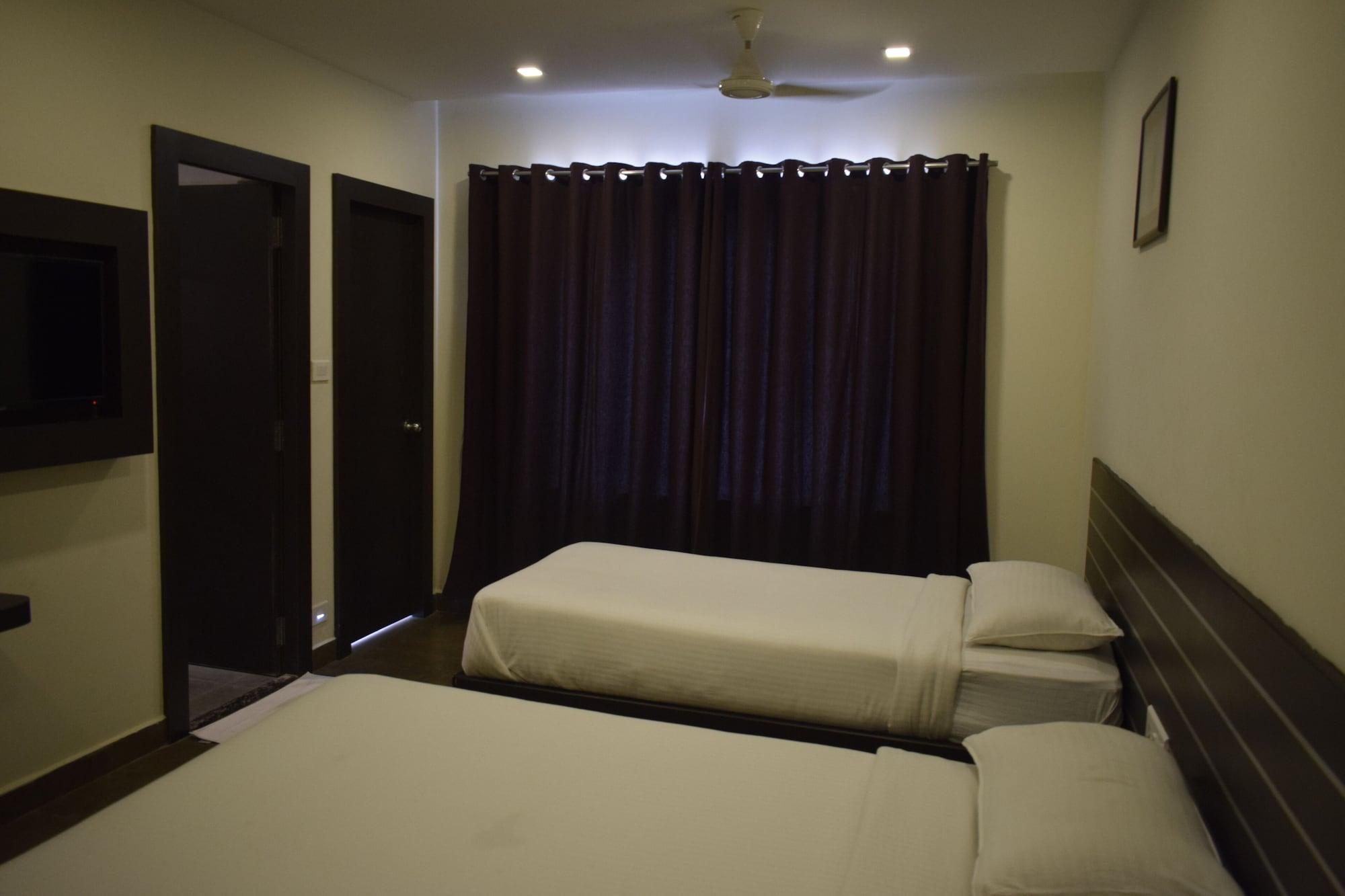 Hotel Sumith Palace Puducherry Exterior foto