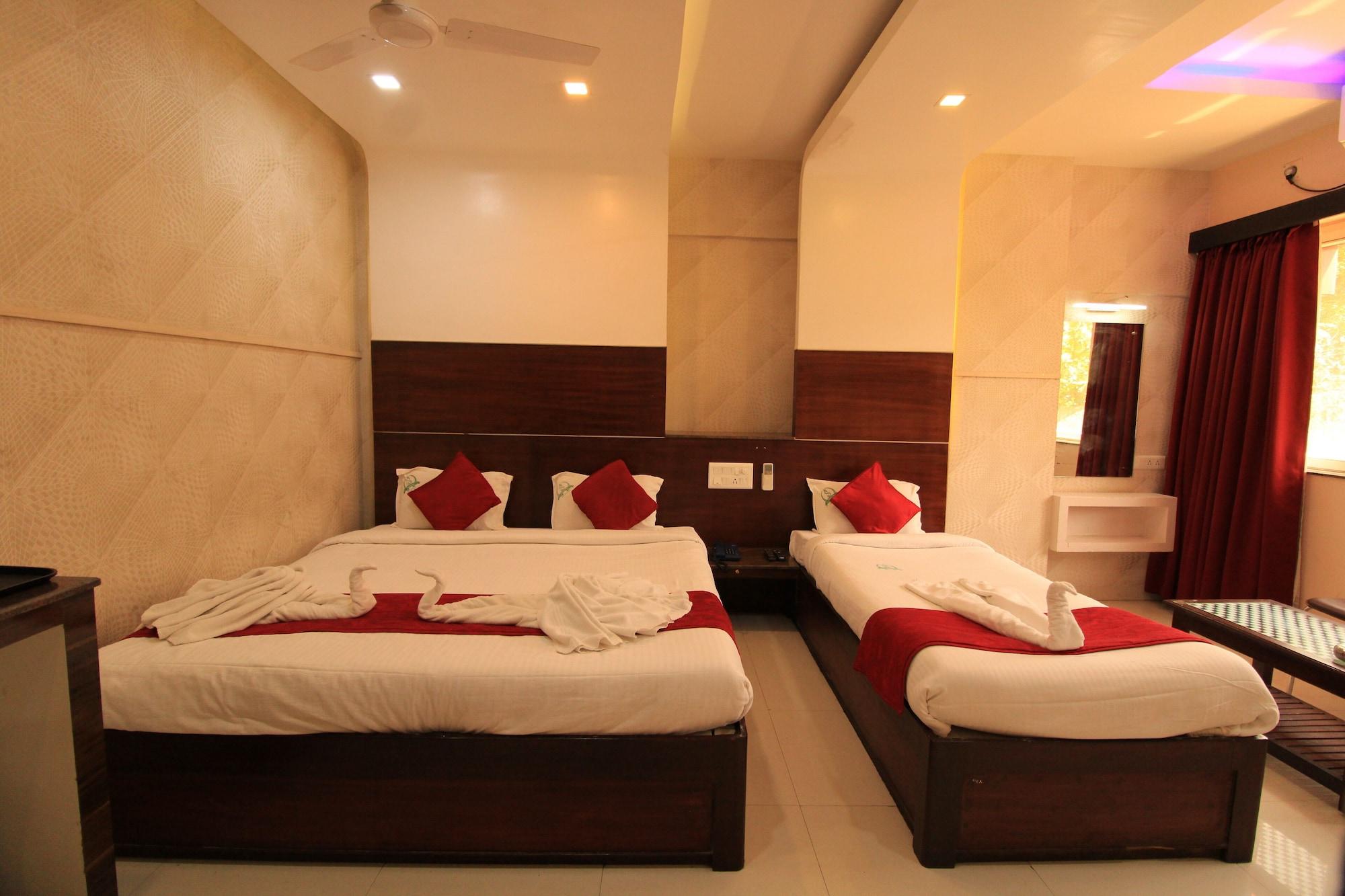 Hotel Sumith Palace Puducherry Exterior foto