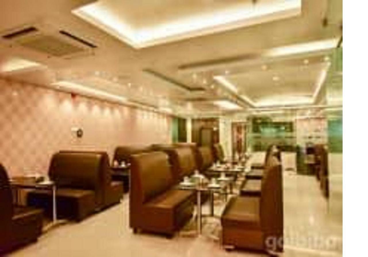 Hotel Sumith Palace Puducherry Exterior foto